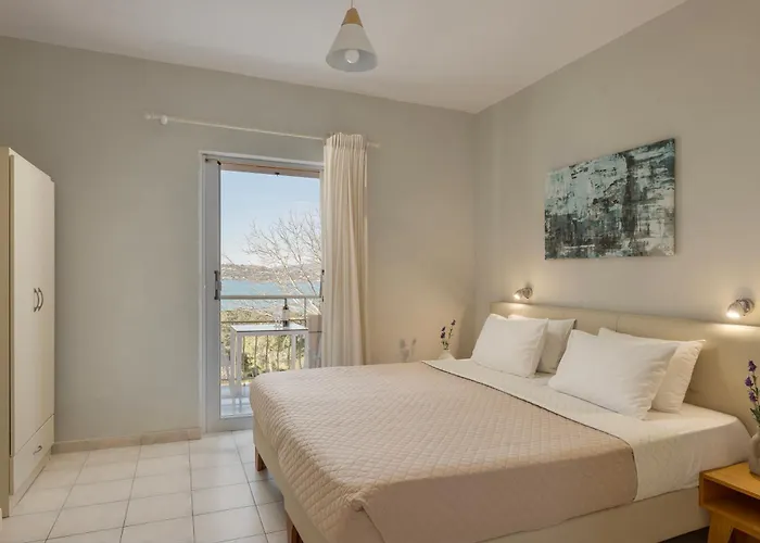 Ξενοδοχείο με διαμερίσματα Panorama Fanari And